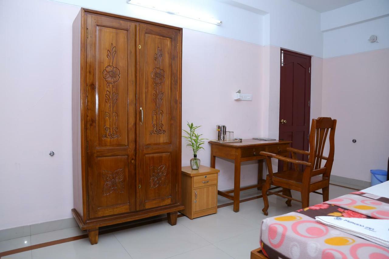 Princess Inn Royal Thiruvananthapuram Екстер'єр фото